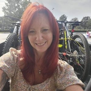 Meet your Posher, Debbie